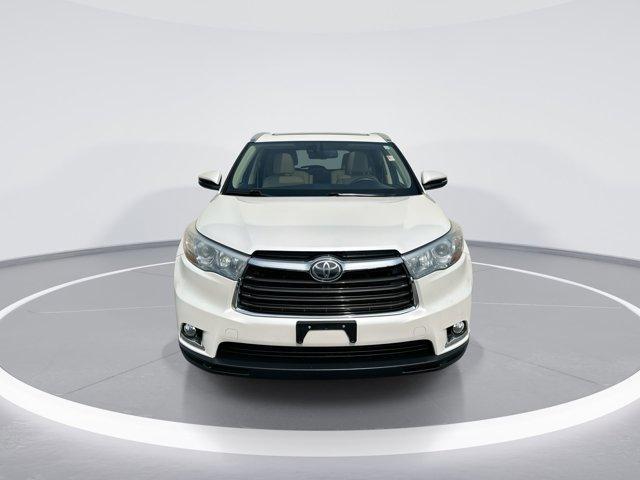 used 2015 Toyota Highlander car, priced at $19,900
