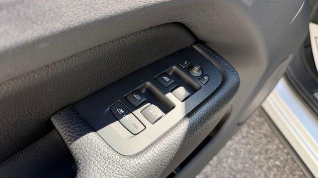 used 2018 Volvo XC60 car, priced at $15,211