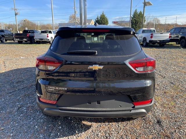 new 2025 Chevrolet TrailBlazer car, priced at $27,730