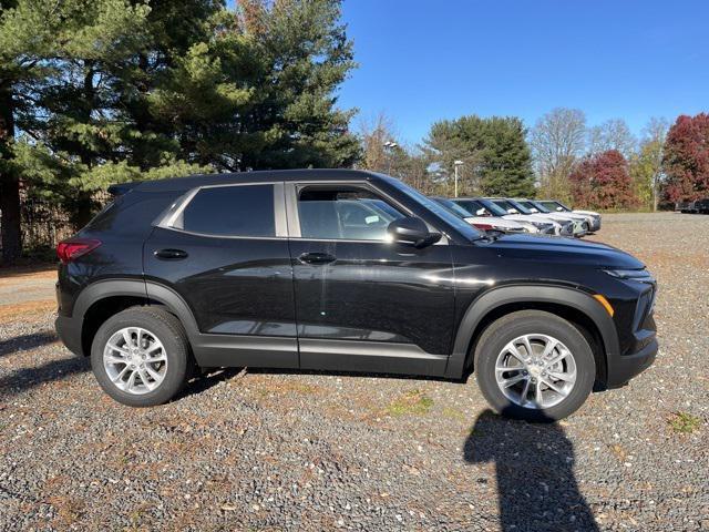 new 2025 Chevrolet TrailBlazer car, priced at $27,730