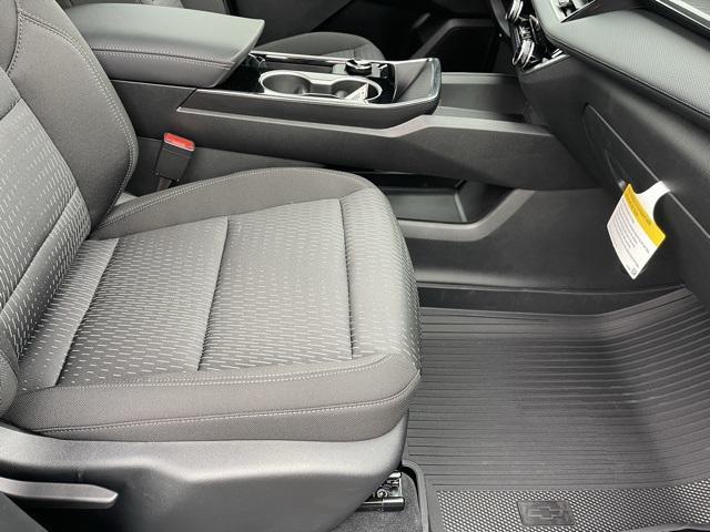 new 2026 Chevrolet Equinox car, priced at $33,260