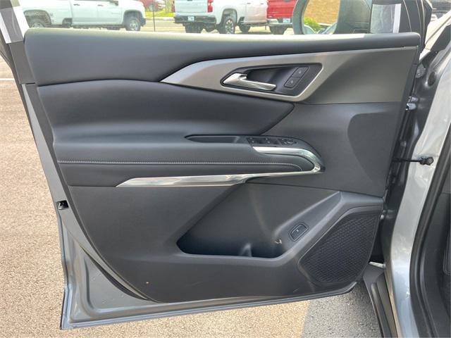new 2025 Chevrolet Traverse car, priced at $41,045
