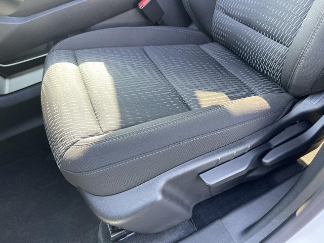 new 2026 Chevrolet Equinox car, priced at $31,995