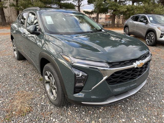 new 2025 Chevrolet Trax car, priced at $24,735