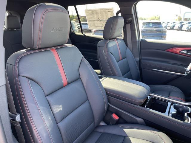 new 2026 Chevrolet Traverse car, priced at $57,290