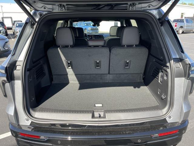 new 2026 Chevrolet Traverse car, priced at $57,290