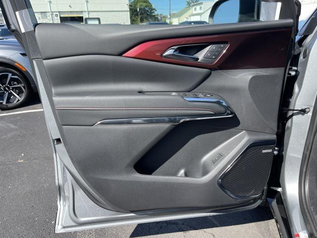 new 2026 Chevrolet Traverse car, priced at $57,290