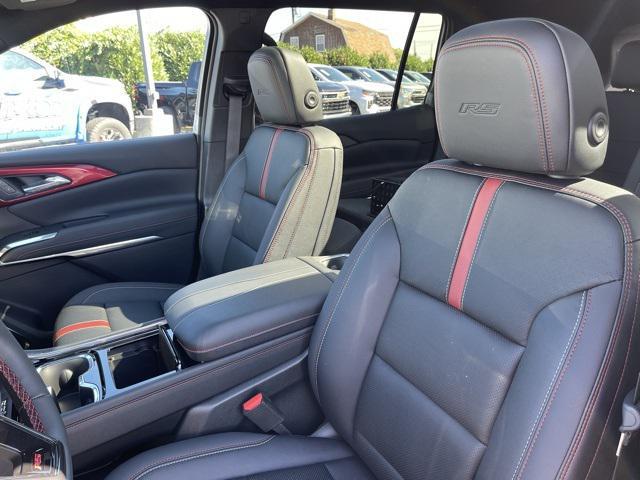 new 2026 Chevrolet Traverse car, priced at $57,290