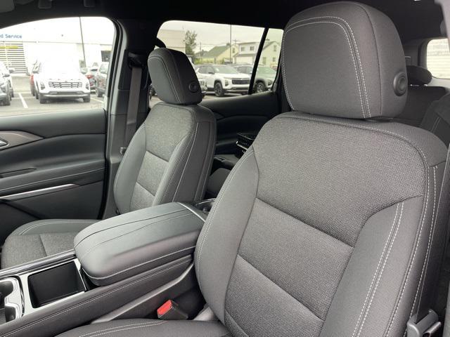 new 2026 Chevrolet Traverse car, priced at $43,120