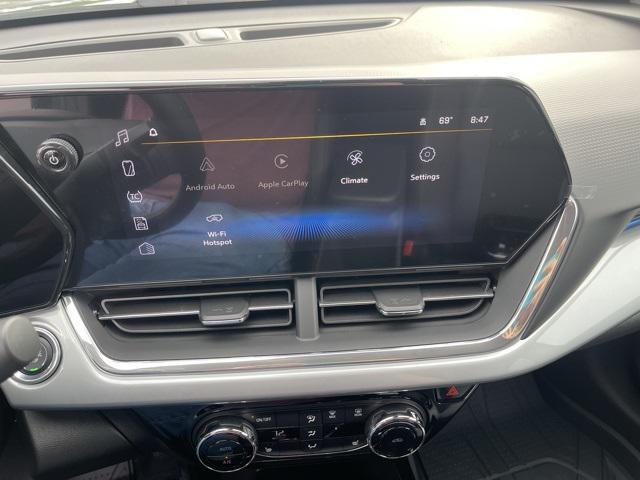 new 2025 Chevrolet Trax car, priced at $25,500