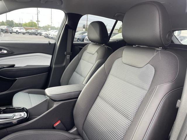 new 2025 Chevrolet Trax car, priced at $25,500