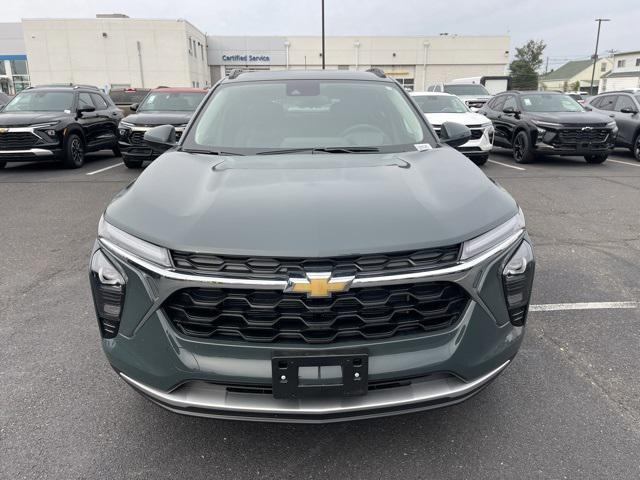 new 2025 Chevrolet Trax car, priced at $25,500