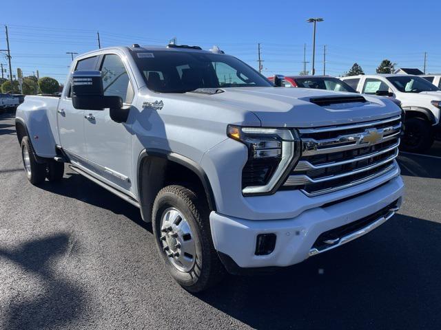 new 2026 Chevrolet Silverado 3500 car, priced at $95,370
