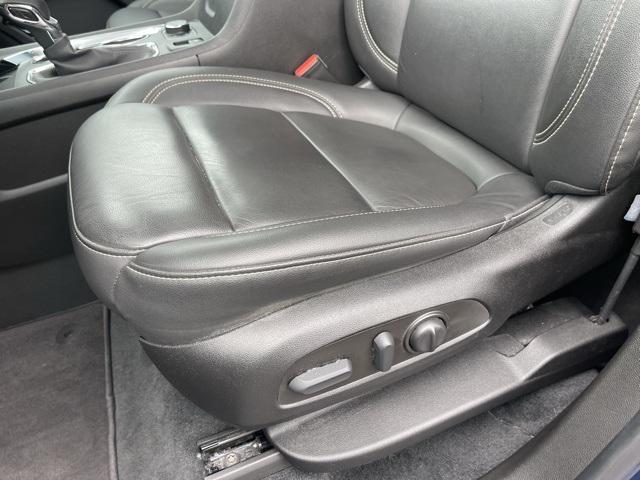 used 2023 Chevrolet Traverse car, priced at $32,900