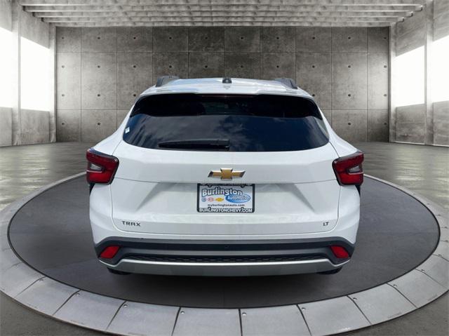 new 2025 Chevrolet Trax car, priced at $26,010