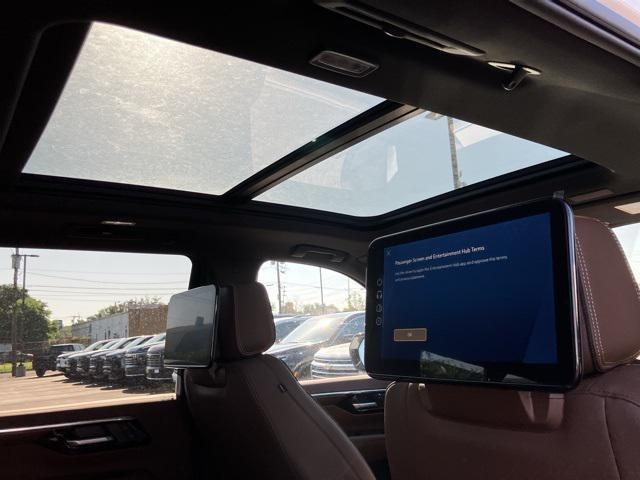 new 2025 Chevrolet Suburban car, priced at $94,645