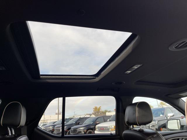 used 2023 Chevrolet Traverse car, priced at $37,900