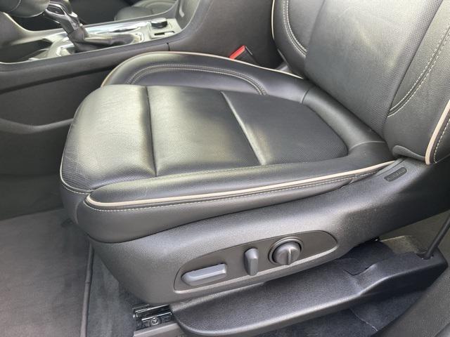 used 2023 Chevrolet Traverse car, priced at $37,900