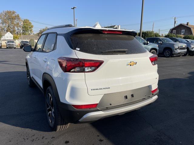 new 2025 Chevrolet TrailBlazer car, priced at $27,300