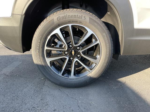 new 2025 Chevrolet TrailBlazer car, priced at $27,300