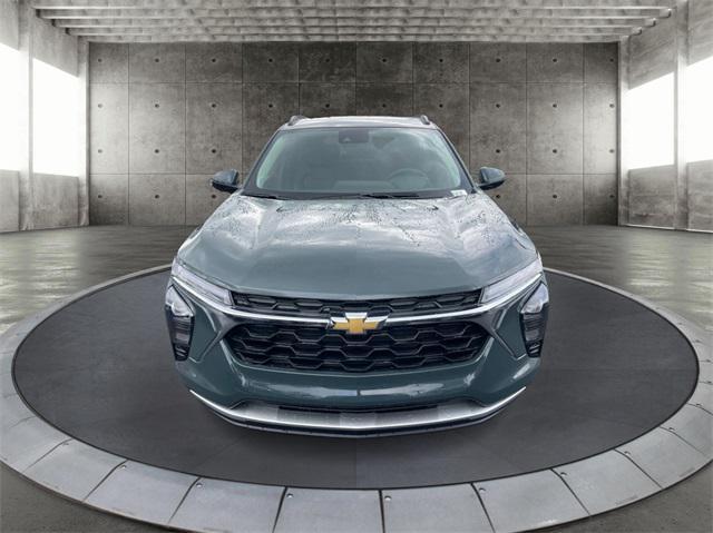 new 2025 Chevrolet Trax car, priced at $26,010