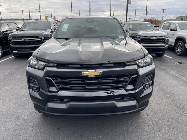 new 2024 Chevrolet Colorado car, priced at $38,900