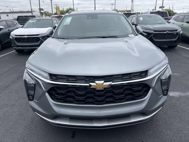 new 2025 Chevrolet Trax car, priced at $26,130