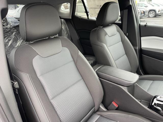 new 2025 Chevrolet Trax car, priced at $26,130
