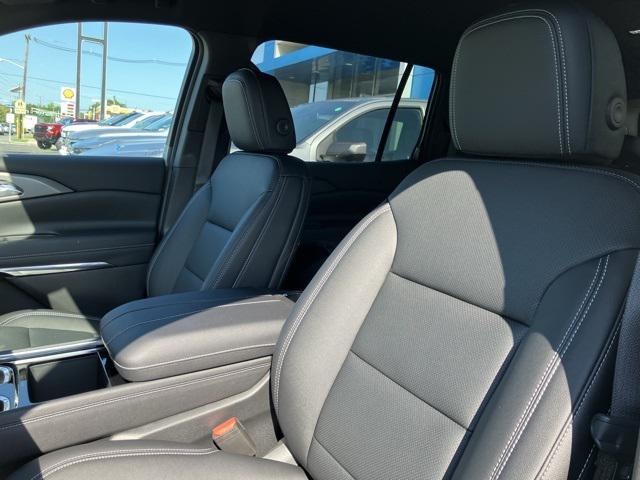 new 2025 Chevrolet Traverse car, priced at $42,395