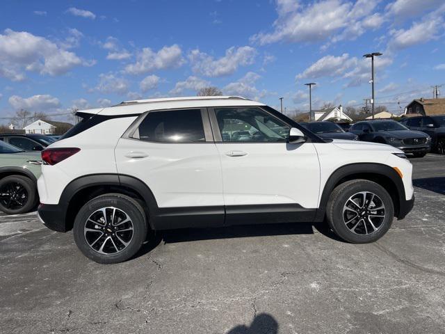 new 2025 Chevrolet TrailBlazer car, priced at $28,955