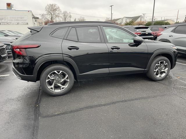 new 2025 Chevrolet Trax car, priced at $24,735