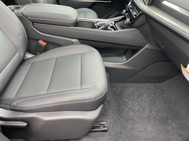 new 2026 Chevrolet Traverse car, priced at $48,140