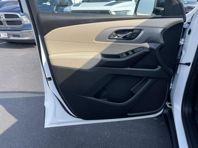 used 2023 Chevrolet Traverse car, priced at $27,900