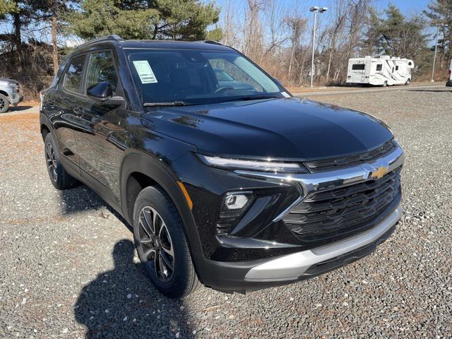 new 2025 Chevrolet TrailBlazer car, priced at $29,205