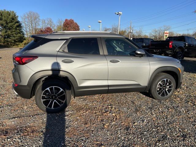 new 2025 Chevrolet TrailBlazer car, priced at $30,525