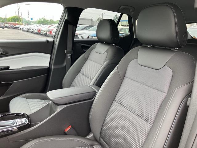 new 2025 Chevrolet Trax car, priced at $26,010