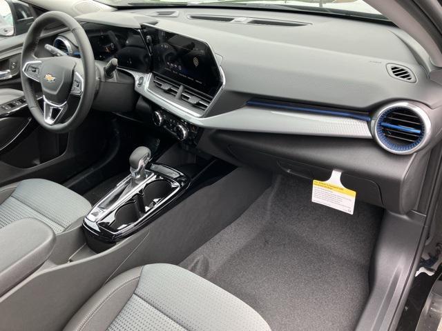 new 2025 Chevrolet Trax car, priced at $26,010