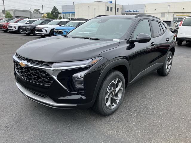 new 2025 Chevrolet Trax car, priced at $26,010