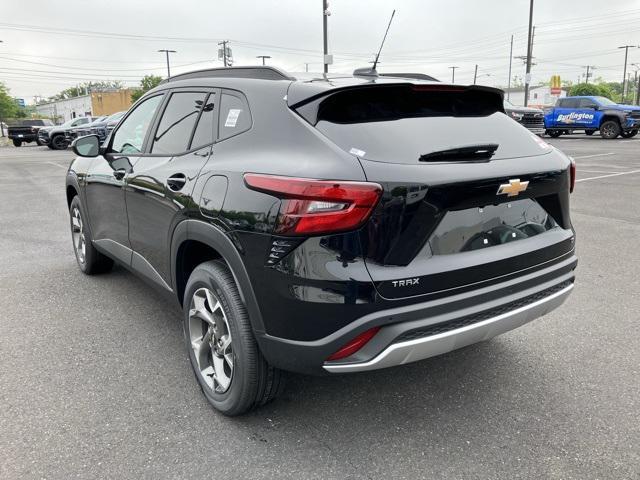 new 2025 Chevrolet Trax car, priced at $26,010