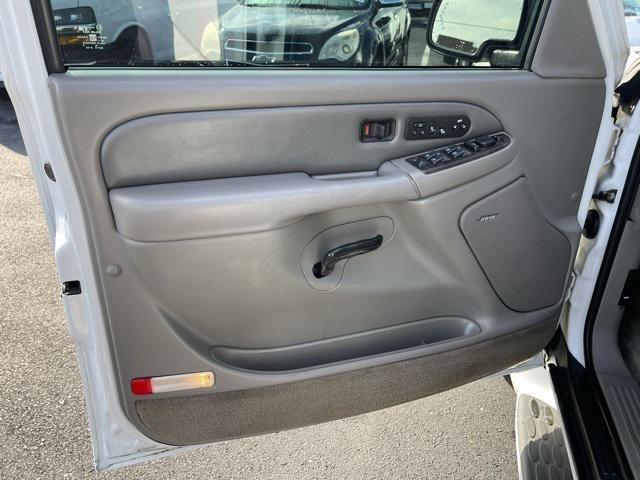 used 2004 GMC Yukon XL car, priced at $5,000