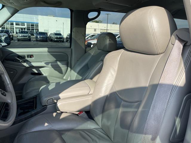 used 2004 GMC Yukon XL car, priced at $5,000