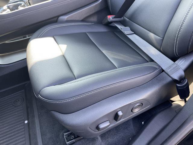 new 2025 Chevrolet Traverse car, priced at $42,855