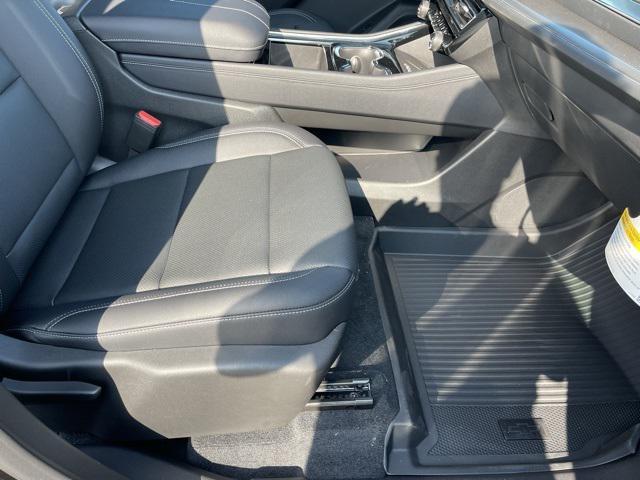 new 2025 Chevrolet Traverse car, priced at $42,855
