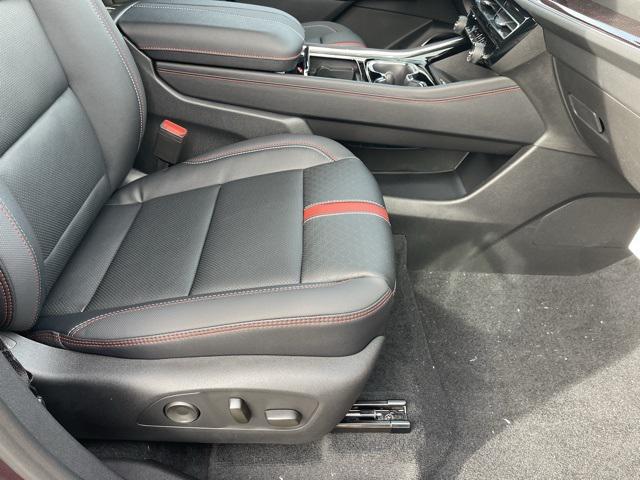 new 2026 Chevrolet Traverse car, priced at $56,215