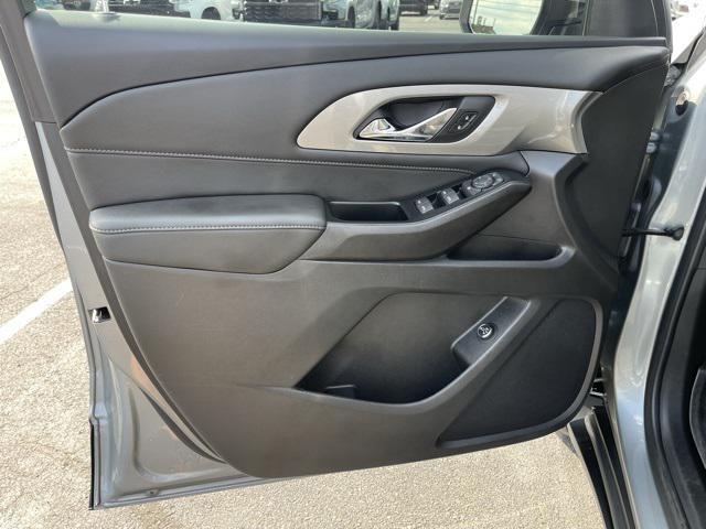 used 2023 Chevrolet Traverse car, priced at $32,900