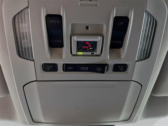 used 2023 Toyota Highlander car, priced at $35,706