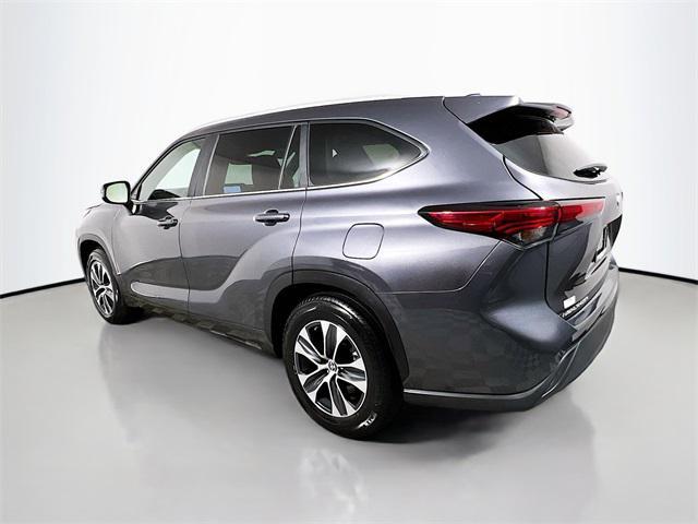 used 2023 Toyota Highlander car, priced at $35,706