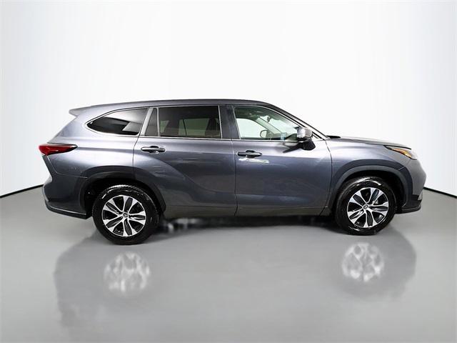 used 2023 Toyota Highlander car, priced at $35,706