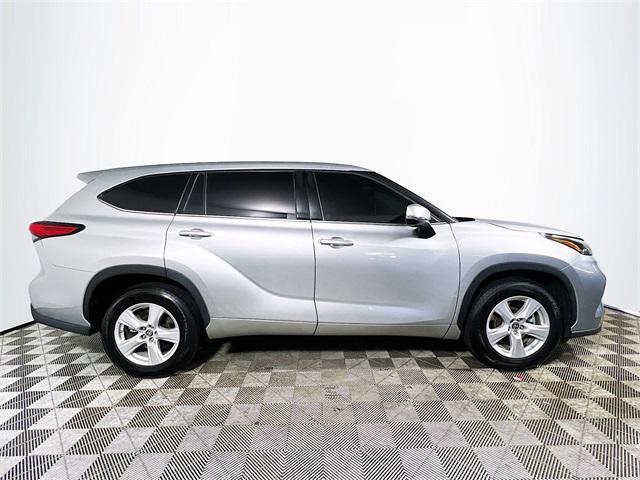 used 2022 Toyota Highlander car, priced at $24,799