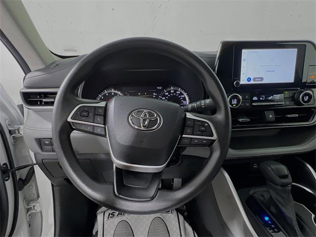 used 2023 Toyota Highlander car, priced at $29,077